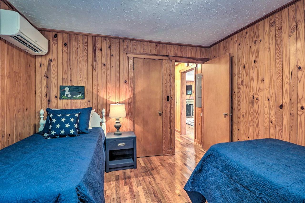 Waterfront Lake Martin Home With Grill And Beach! Eclectic Eksteriør billede