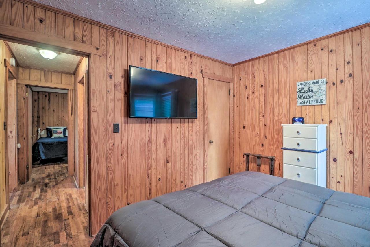 Waterfront Lake Martin Home With Grill And Beach! Eclectic Eksteriør billede